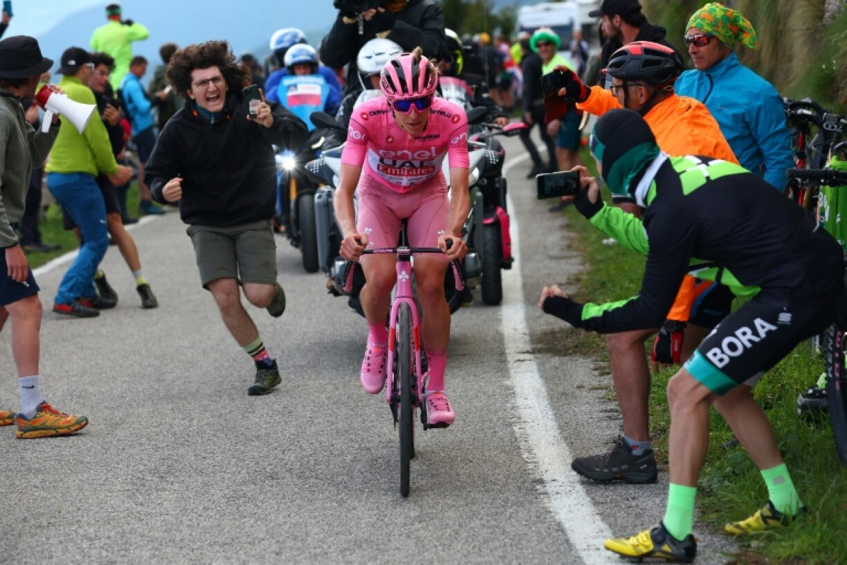 Tadej Pogacar lors de la 20e et avant-dernière étape du Giro, le 25 mai 2024 entre Alpago et Bassano del Grappa