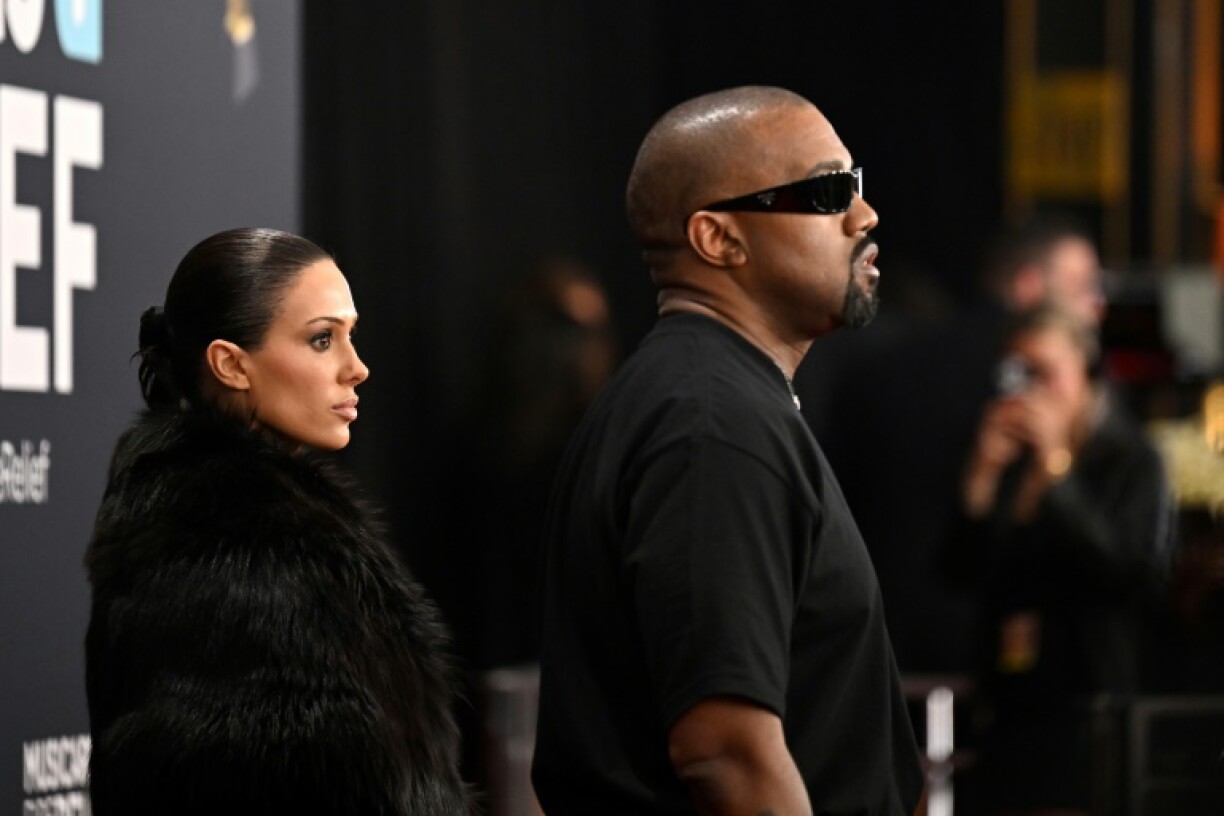 Tabloid reports in the United States suggest Kanye West and wife Bianca Censori are splitting up, days after a viral red carpet stunt that saw her parade naked