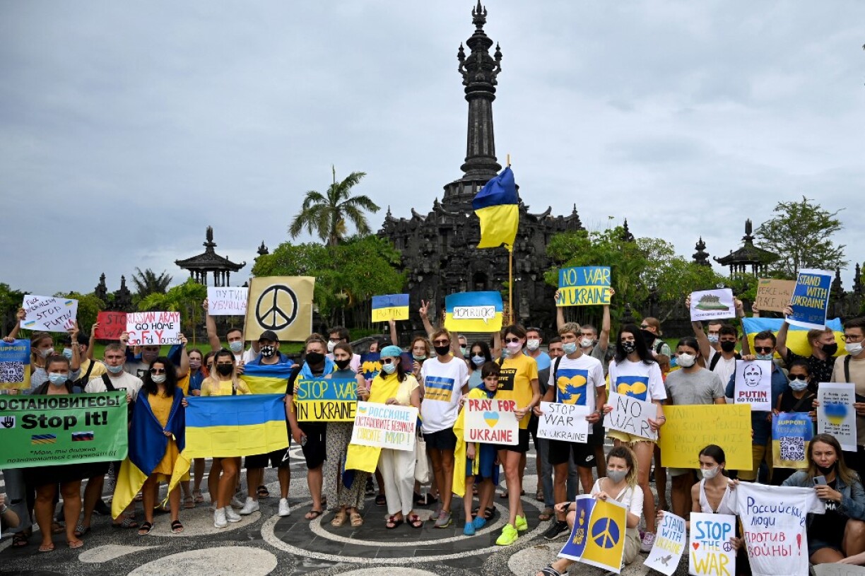 Une manifestation organisée en Indonésie contre la guerre.
