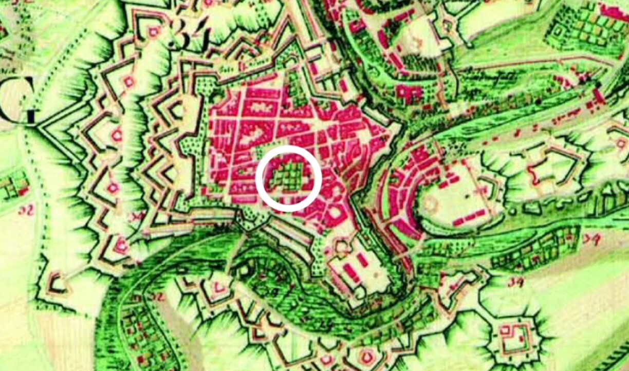 Dat Gréngt, wäisst agekreest, sinn d'Klouschtergäert um Knuedler.