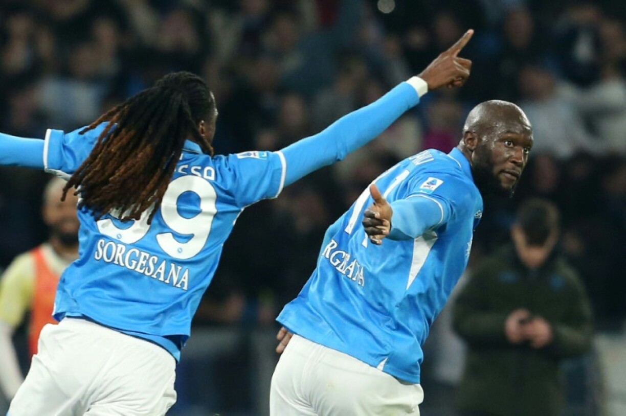 Romelu Lukaku (R) has scored nine goals for Napoli this season