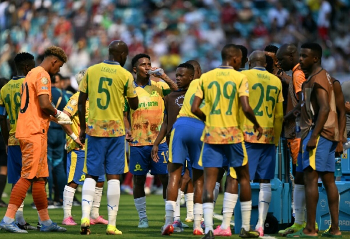 South African champions Mamelodi Sundowns fell short of the last 16 of the Club World Cup after a draw against Brazil's Fluminense