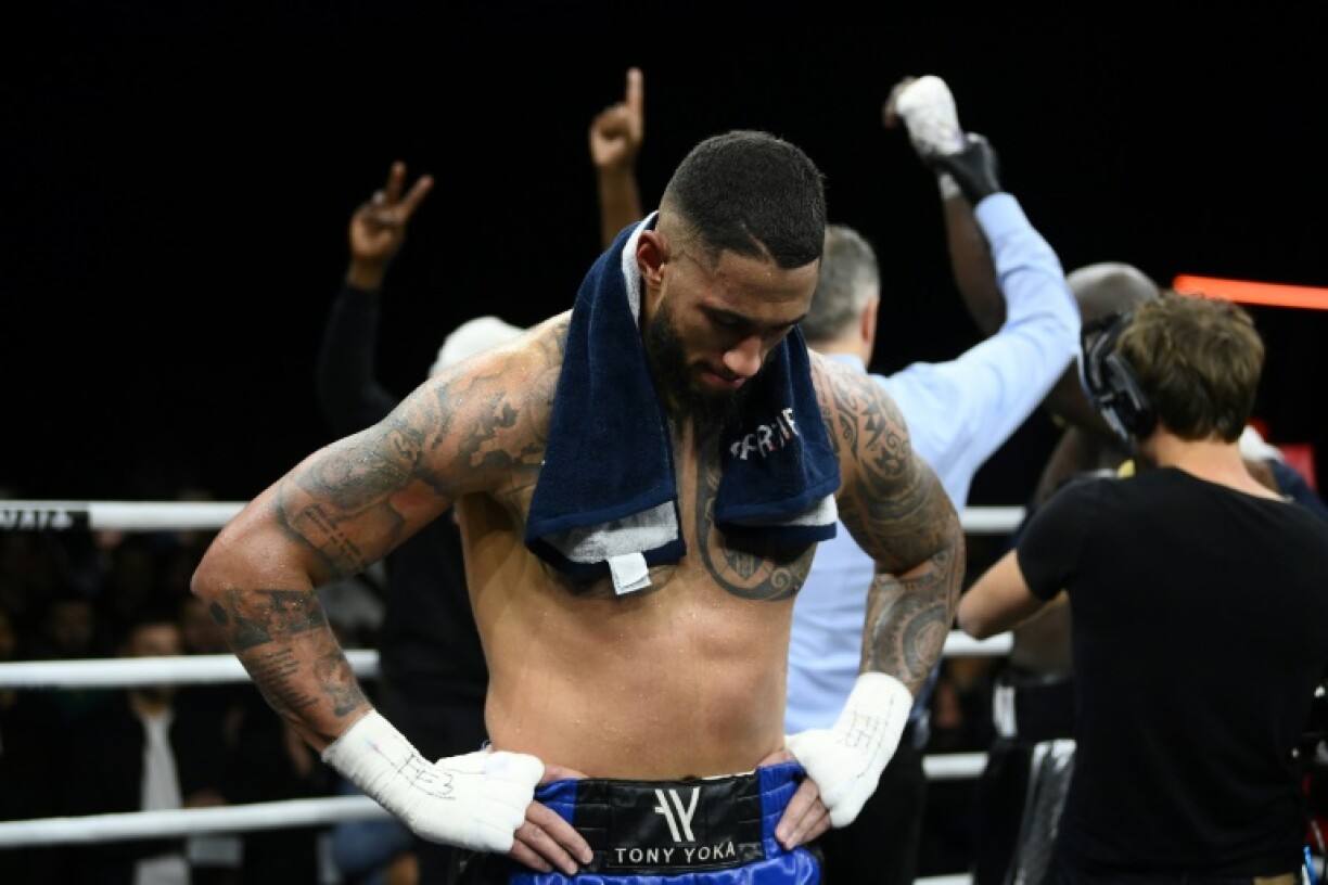 Le boxeur français Tony Yoka après sa défaite contre le Franco-Camerounais Carlos Takam en catégorie poids lourds, le 11 mars 2023 au Zénith de Paris