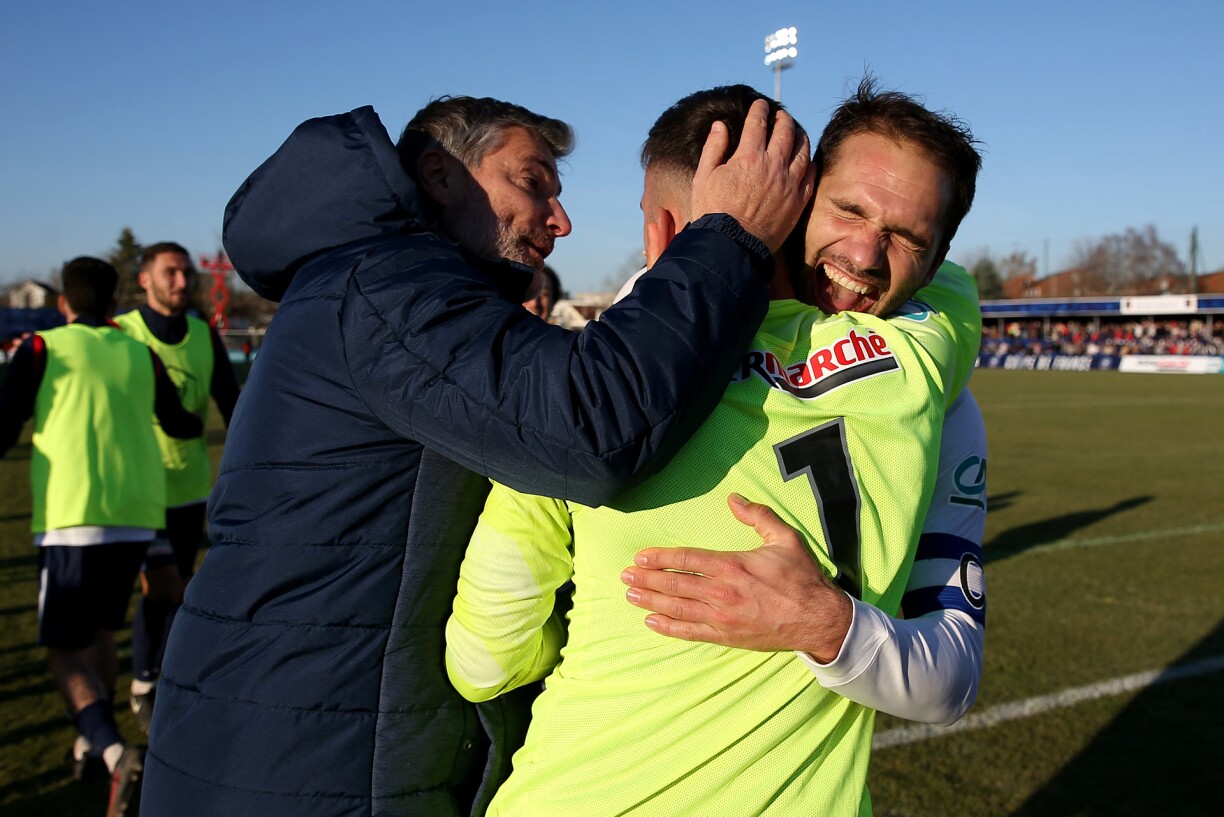 Les joueurs de Bergerac, fous de joie après leur qualification pour les 16es de finale de la Coupe de France.