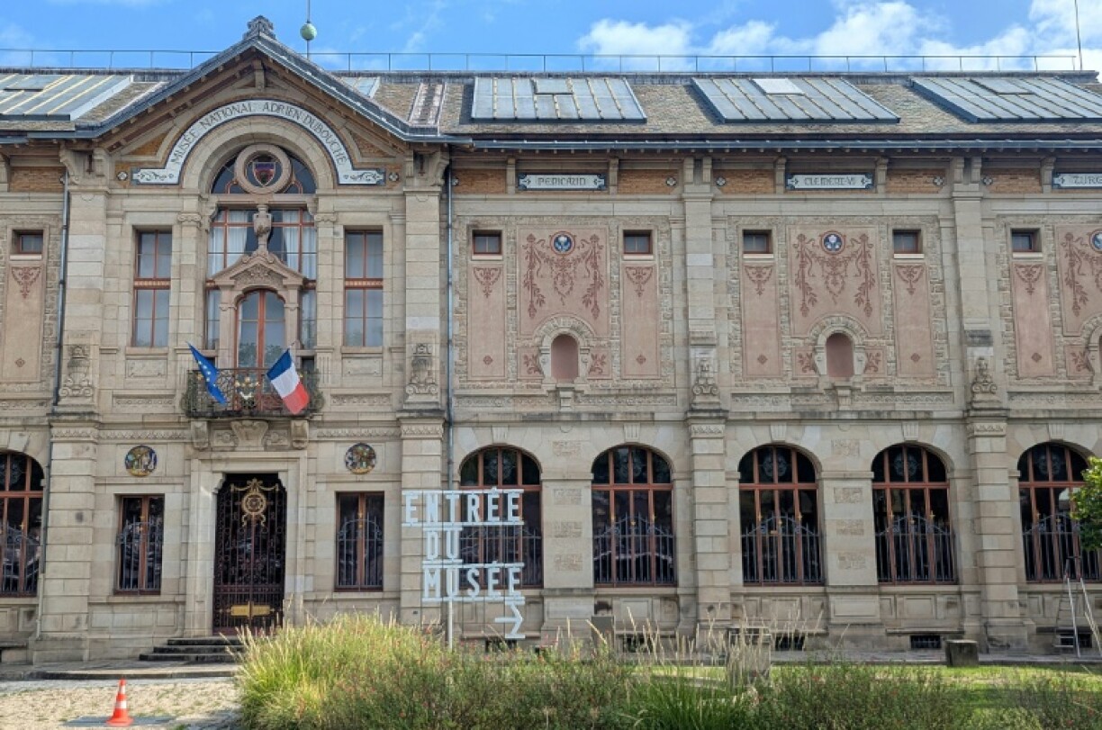 There were two major thefts at French museums in November 2024