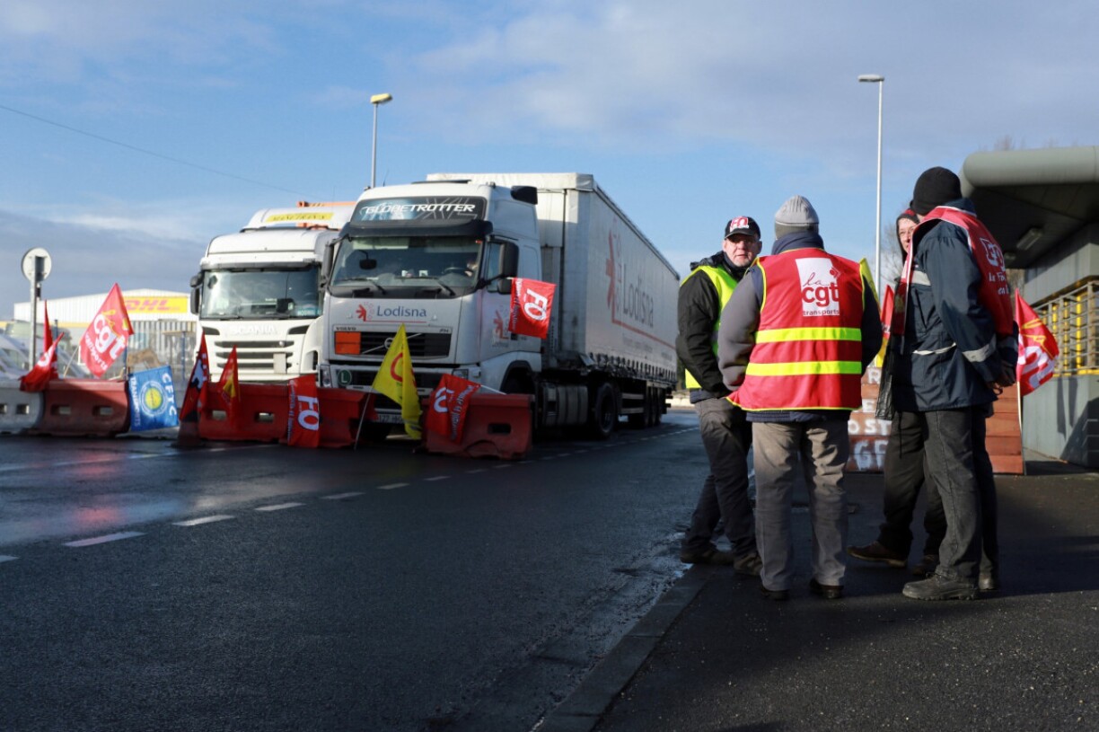 Les routiers vont finalement se joindre au mouvement, ce qui va considérablement renforcer la portée de cette grève.