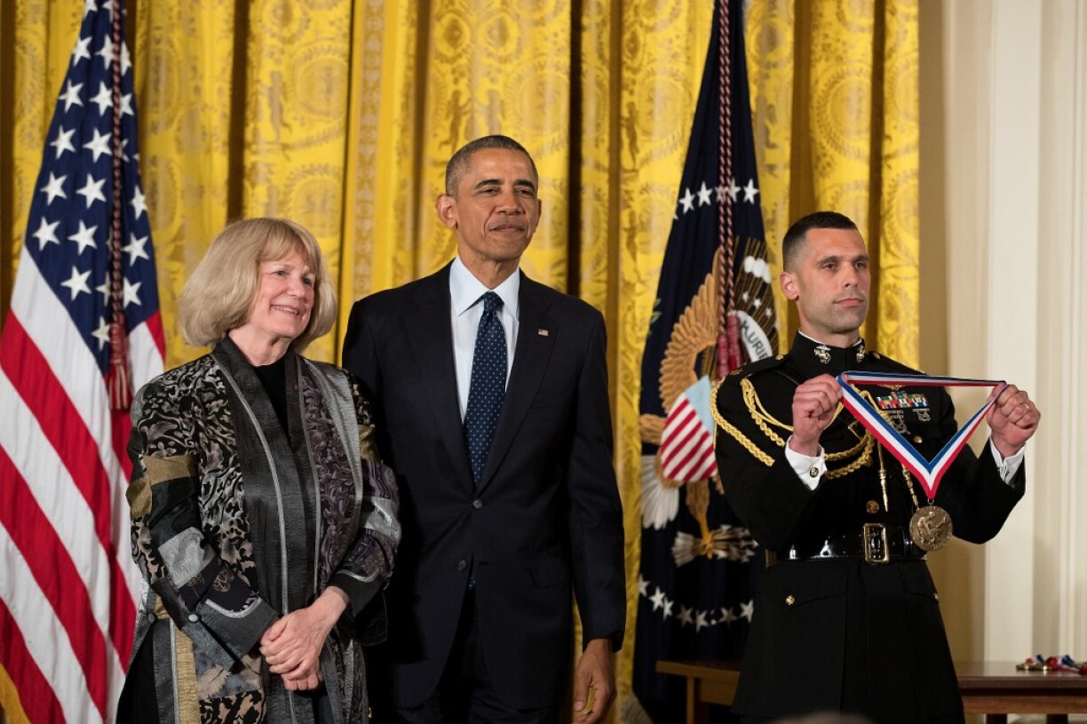 En mai 2019, Le Dr Mary-Claire King, de l'Université de Washington, avait reçu la Médaille nationale des Sciences des mains du président Barack Obama à la Maison Blanche à Washington.