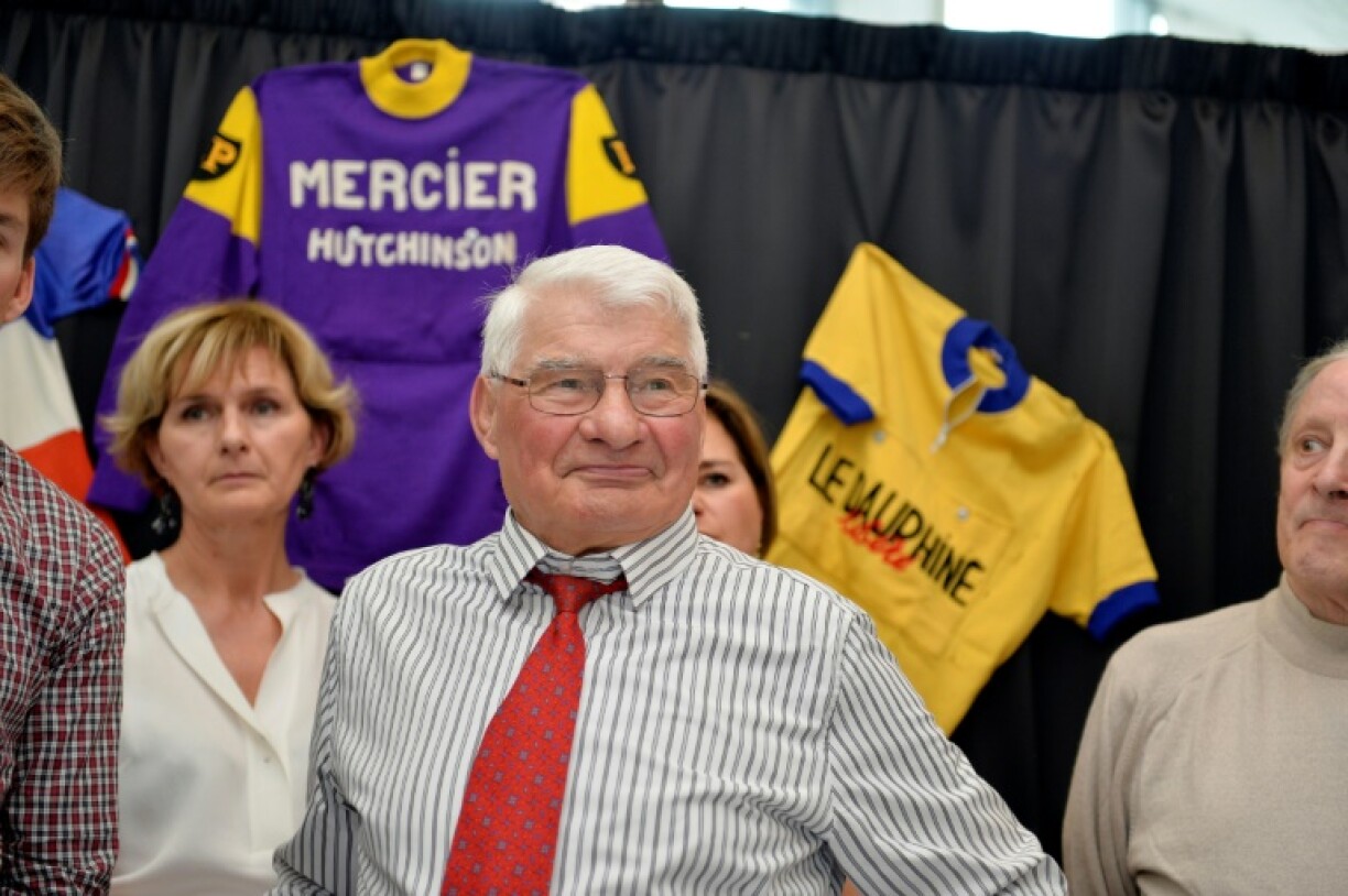 L'ancien champion cycliste Raymond Poulidor lors de la célébration de ses 80 ans à Limoges le 15 avril 2016