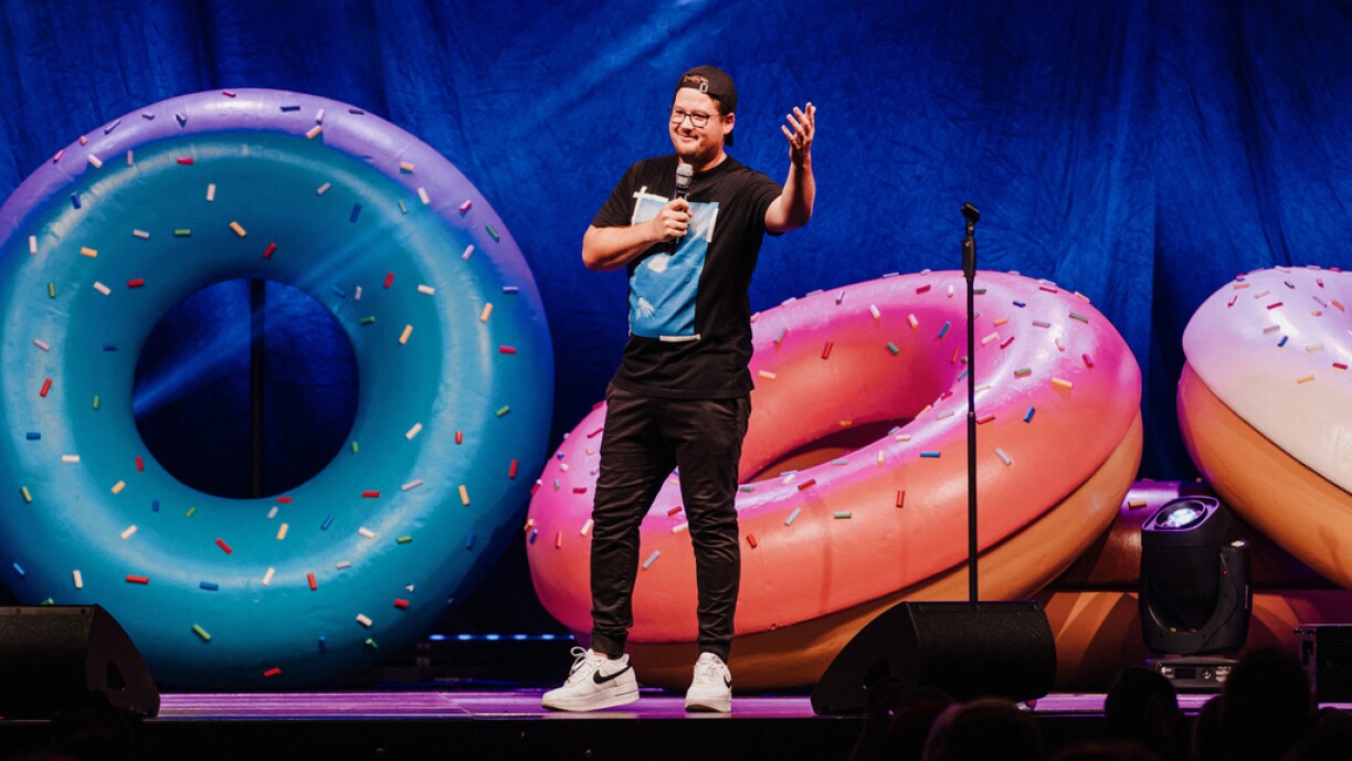 Den däitsche Komiker Chris Tall, mat deem den Olivier Delvaux wäert zesummen op ProSieben ze gesi sinn.