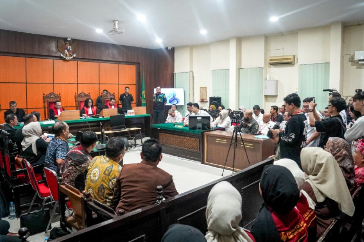 Four plaintiffs, including a local chapter of Indigenous NGO AMAN filed a class action lawsuit against the government over wildfires and haze making their communities sick