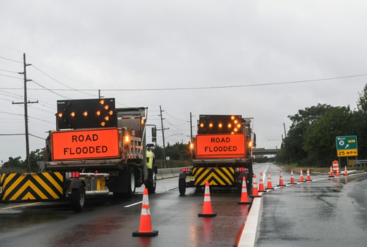Une route fermée en raison des inondations à Ocean City, dans l'Etat américain du New Jersey, le 26 septembre 2026