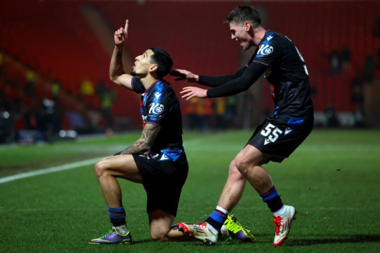 Crystal Palace's Daniel Munoz (L) celebrates scoring against Doncaster
