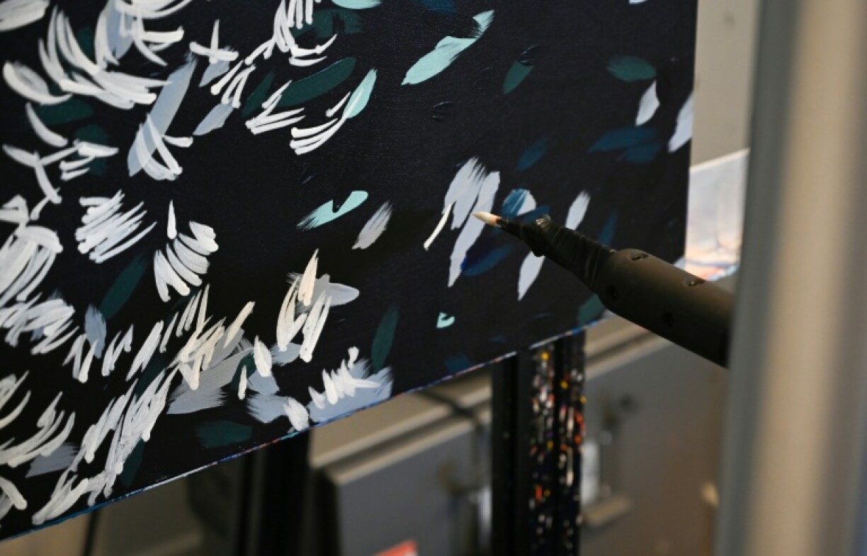 Acrylic Robotics' robots working on a reproduction