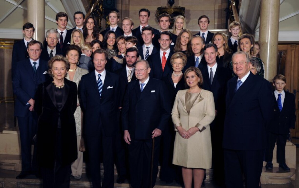 La famille grand-ducale lors du 90e anniversaire du Grand-Duc Jean, le 5 janvier 2011.