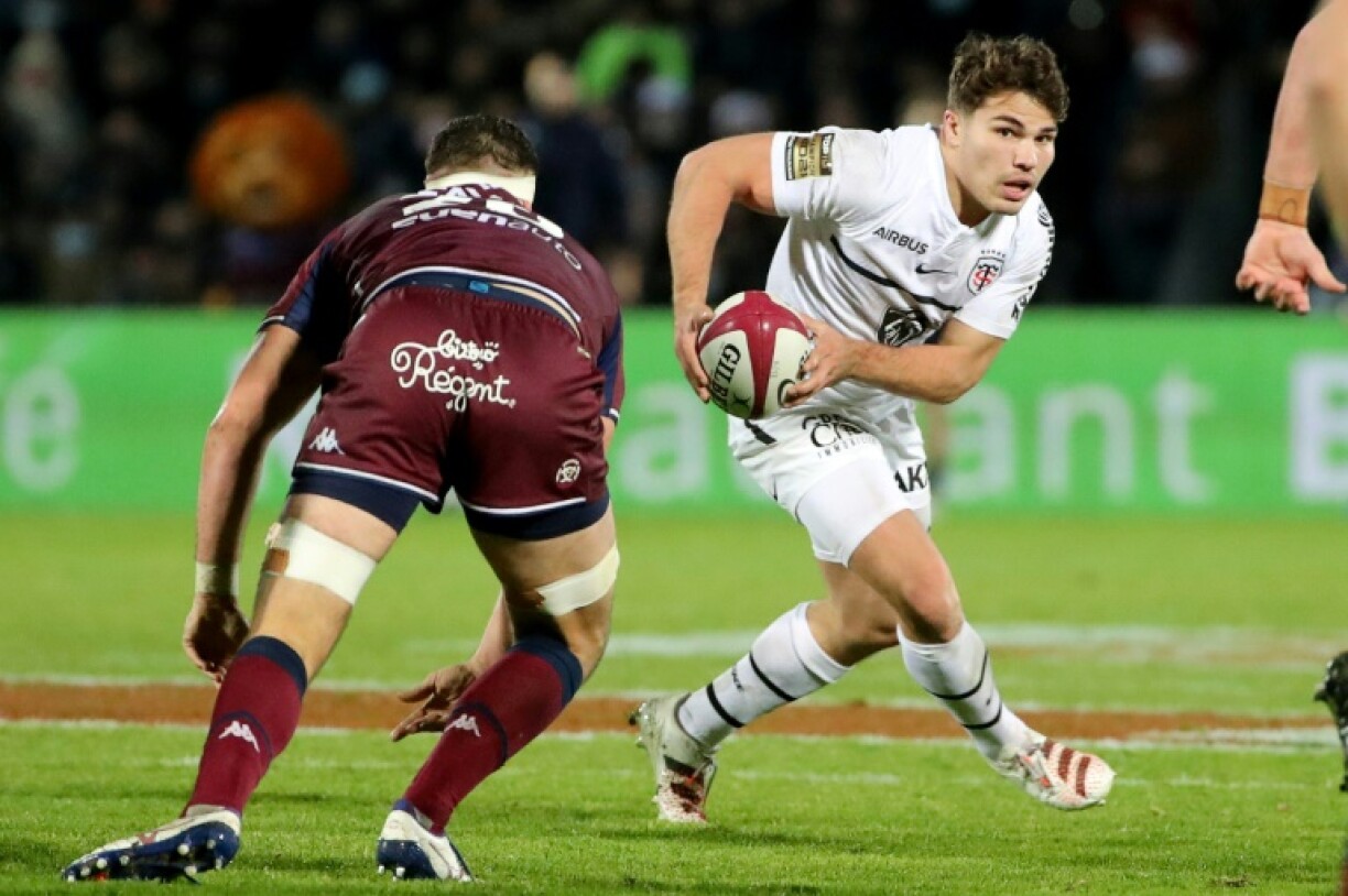 Antoine Dupont face à Bordeaux-Bègles en Top 14 le 4 décembre 2021 au stade Chaban-Delmas de Bordeaux