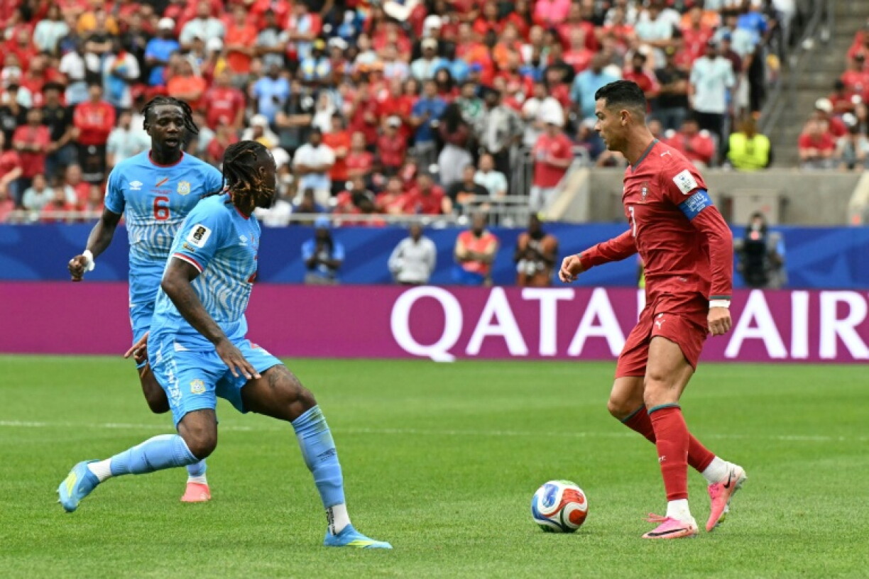 Cristiano Ronaldo (d) lors du match Portugal-RD Congo pour son entrée en lice dans le Mondial, le 17 juin 2026 à Houston