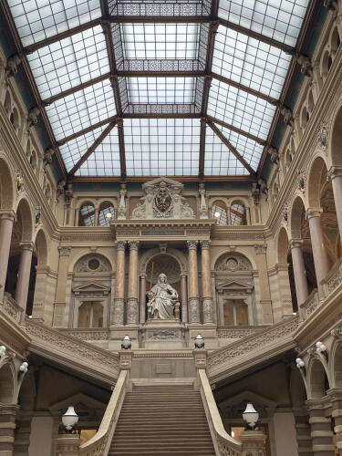 While it looks like a regular building from the inside, the Wiener Rathaus (Vienna City Courthouse) offers a stunning interior, which you can check out for free.