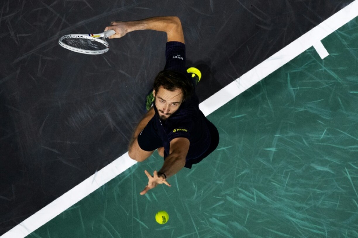 Daniil Medvedev secured the crucial break in the sixth game of the second set and served out to set up a second-round meeting with Grigor Dimitrov