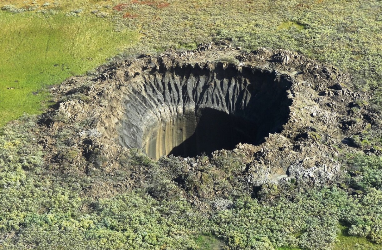 L'un de ces cratères, apparu en 2014.