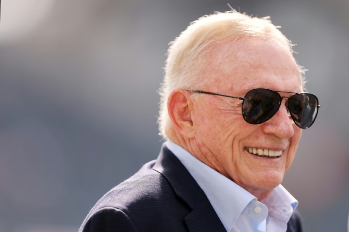 Dallas Cowboys owner Jerry Jones has been fined $250,000 for his gesture to fans during last weekend's win over the New York Jets
