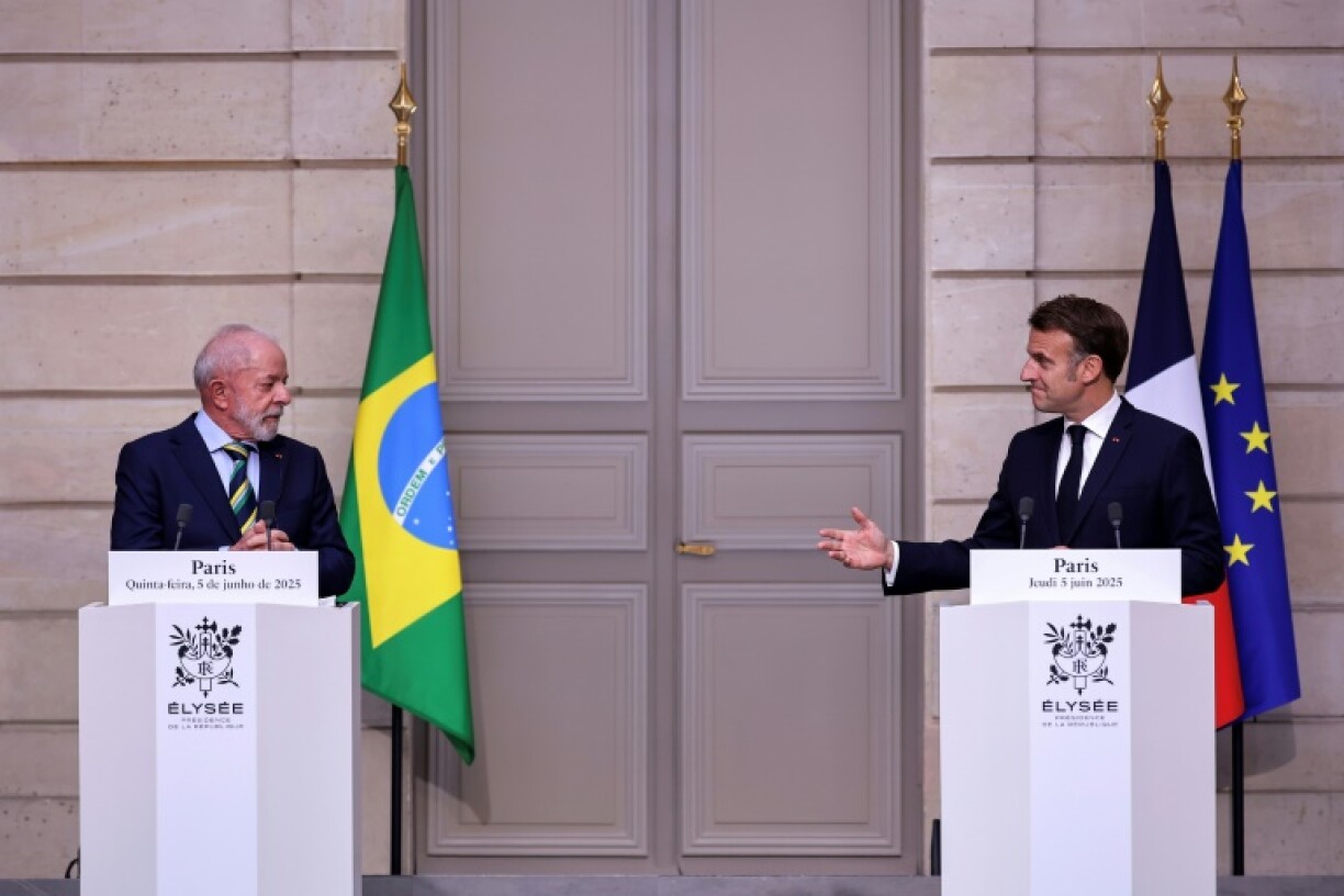 Brazil's President Luiz Inacio Lula da Silva and his French counterpart Emmanuel Macron remain divided on trade issues