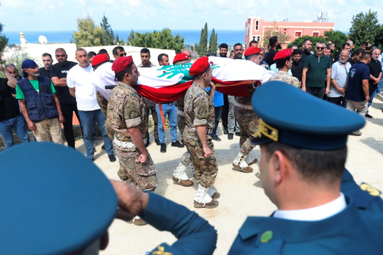 Funérailles d'un soldat libanais tué dans une frappe israélienne, le 29 mai 2026 à Ghazieh, dans le sud du Liban