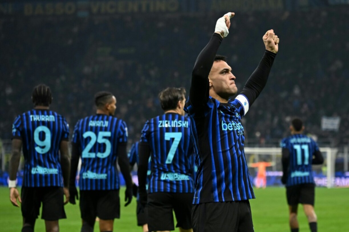 L'attaquant de l'Inter Milan Lautaro Martinez après son but contre Bologne lors de la 18e journée du Championnat d'Italie le 4 janvier 2026 à San Siro
