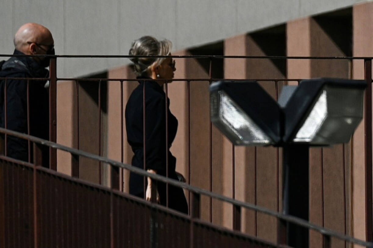 Marina Berlusconi, la fille de Silvio Berlusconi, arrive à l'hôpital San Raffaele où l'ancien chef du gouvernement italien est hospitalisé, le 6 avril 2023 à Milan