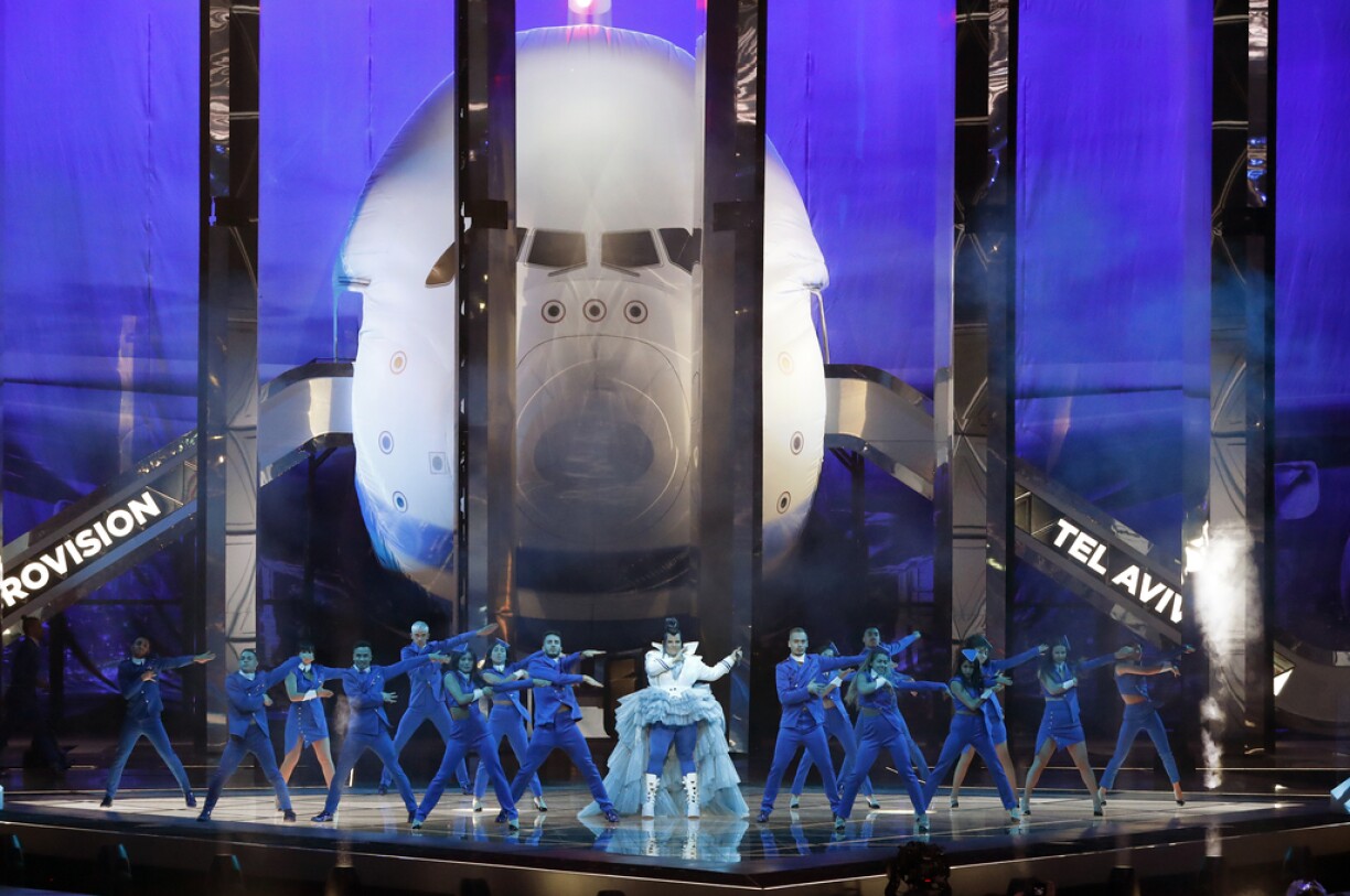 D'Gewënnerin vun 2018 wärend enger leschter Prouf vir hiren Optrëtt wärend der Finall.