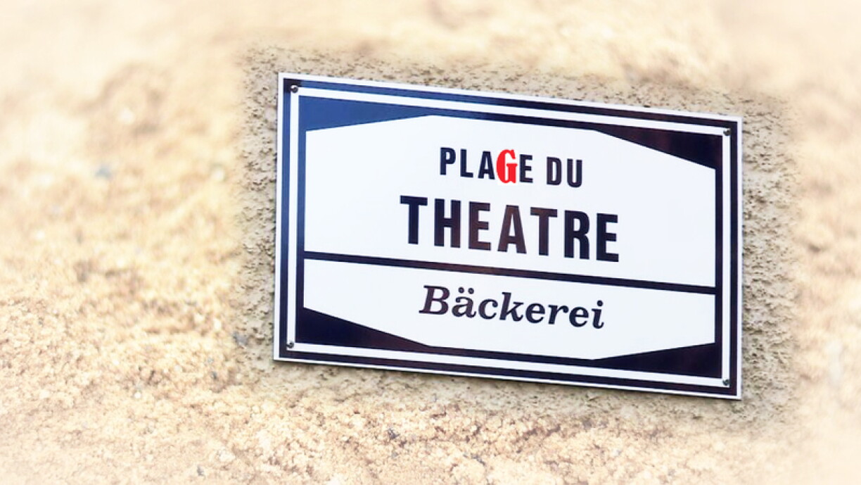 Une plage sur la place du Théâtre? Le jeu de mots était tout trouvé!
