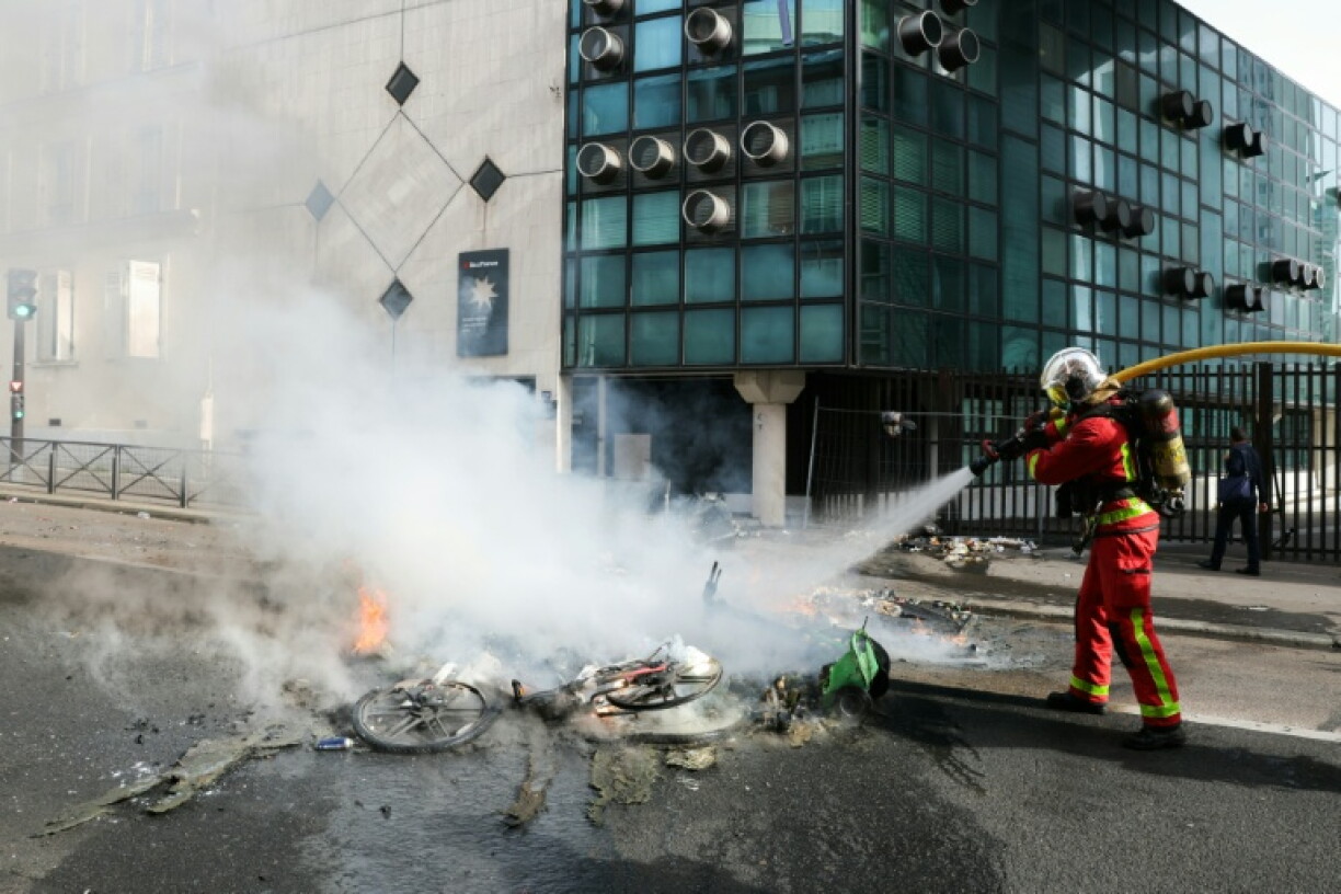 There were fires in Paris