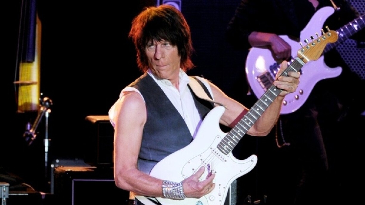 Le guitariste britannique Jeff Beck, ici en concert à Los Angeles en 2013, est mort le 10 janvier 2023 à 78 ans