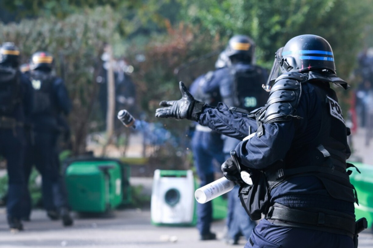 Interior Minister Laurent Nunez meanwhile said he had suspended the police's use of stun grenades at the protests