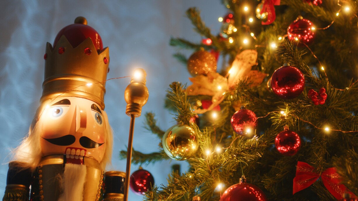 Zu Lëtzebuerg elo net, ma a ville Kulture spillt den Nossknacker op Chrëschtdag eng wichteg Roll. Et ass e Symbol fir Gléck a Wuelstand.