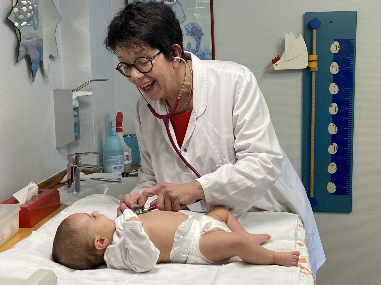 D'Kannerdoktesch Michèle Kayser-Wengler.