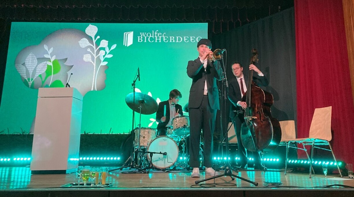 The Daniel Migliosi Trio provided the musical entertainment for the evening.