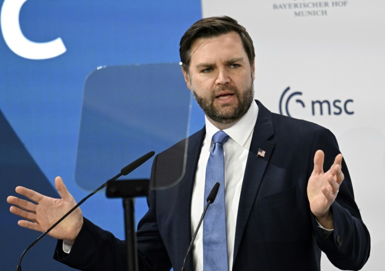 Le vice-président américain JD Vance prononce un discours lors de la 61e conférence de Munich sur la sécurité (MSC), dans le sud de l'Allemagne, le 14 février 2025