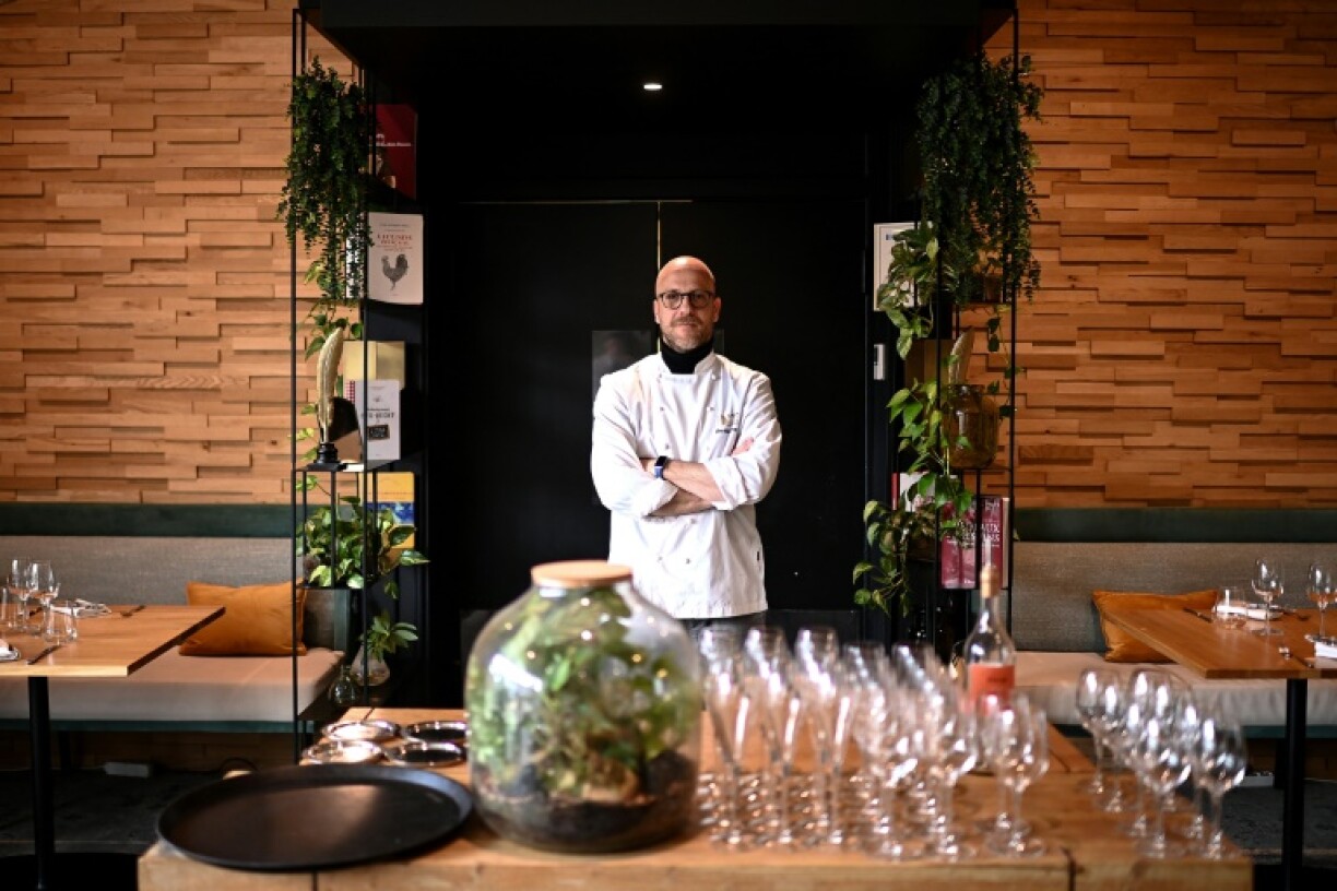 Le chef Jean-Charles Darroze dans son restaurant de la Maison Claude Darroze le 2 avril 2025 à Langon au sud de Bordeaux