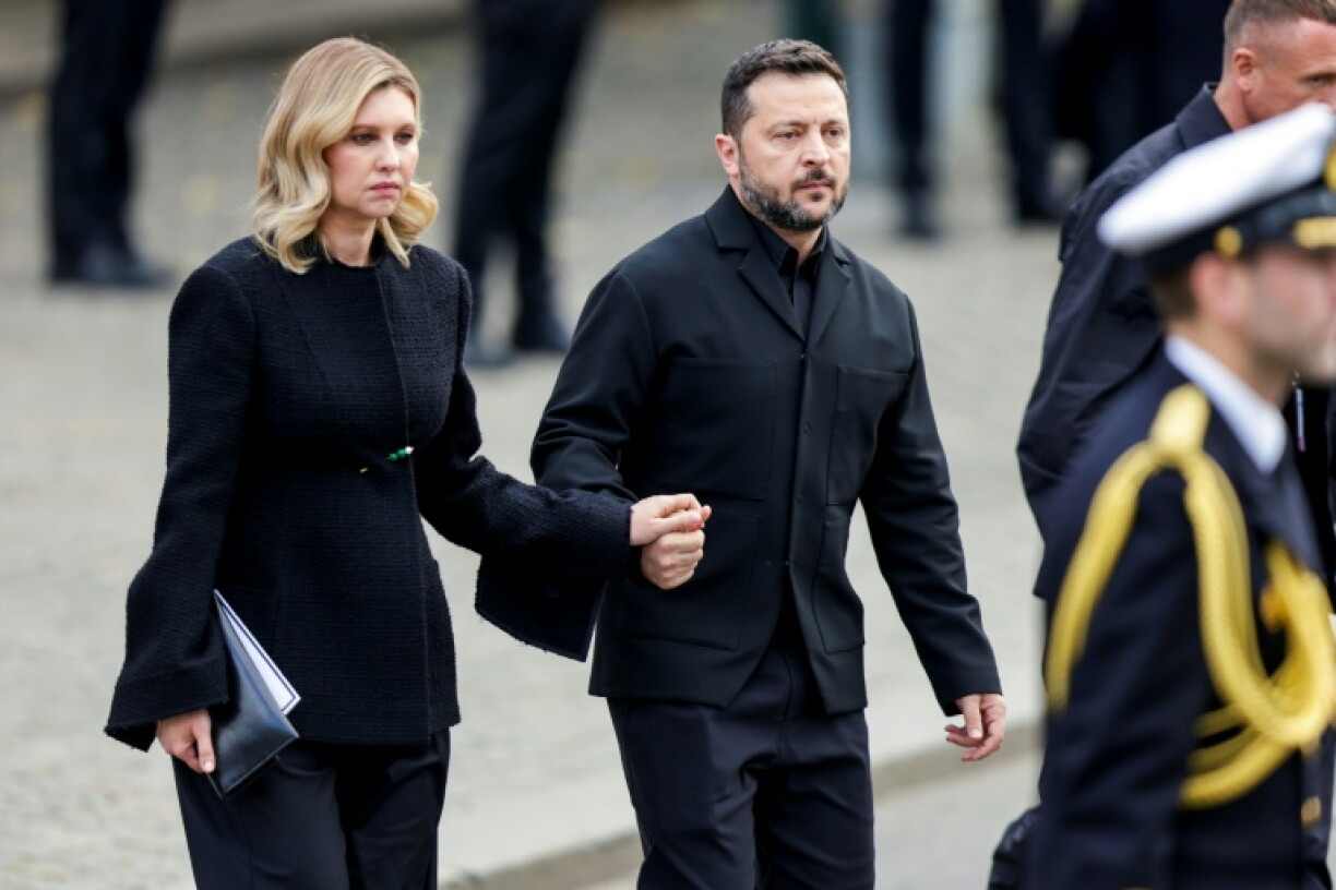 Ein Flugzeug mit dem ukrainischen Präsidenten Wolodymyr Selenskyj an Bord ist nach norwegischen Angaben in Moldau beinahe von einer Drohne getroffen worden. Dies teilte der norwegische Ministerpräsident Jonas Gahr Störe mit.