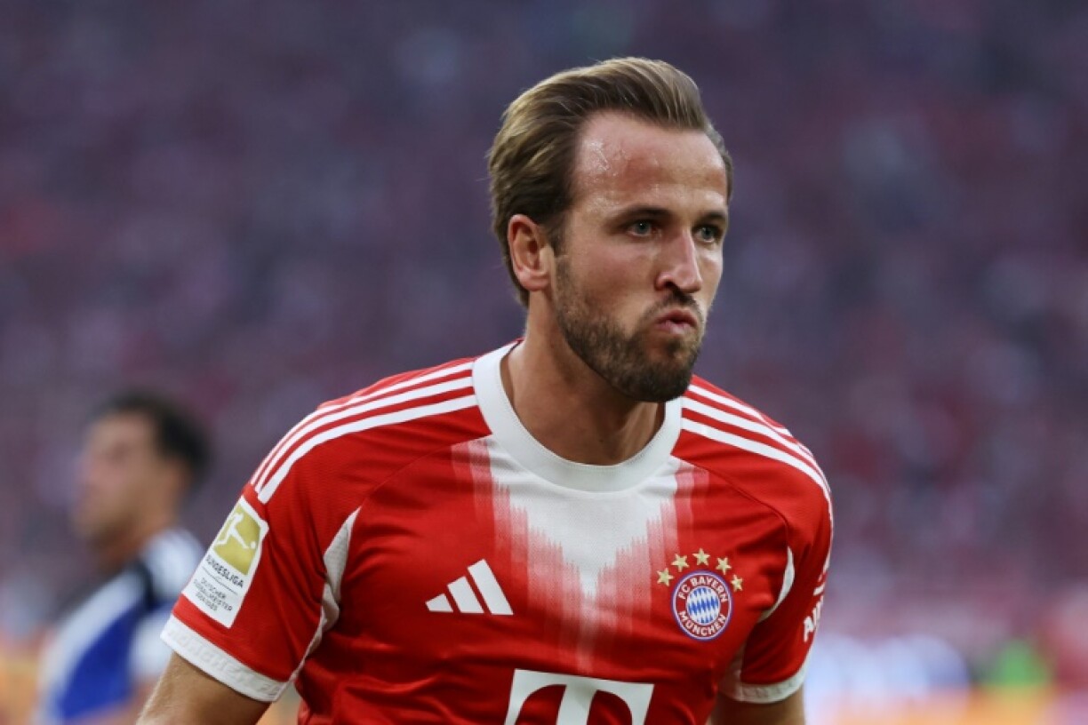 Harry Kane scored a brace as Bayern Munich thumped Hamburg 5-0 on Saturday.