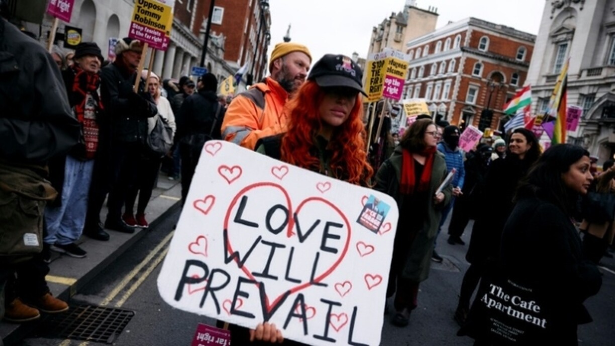 Marche contre l'agitateur d'extrême droite britannique Tommy Robinson, réalisateur du film controversé