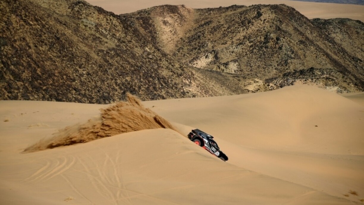 Auto bei der Rally Dakar