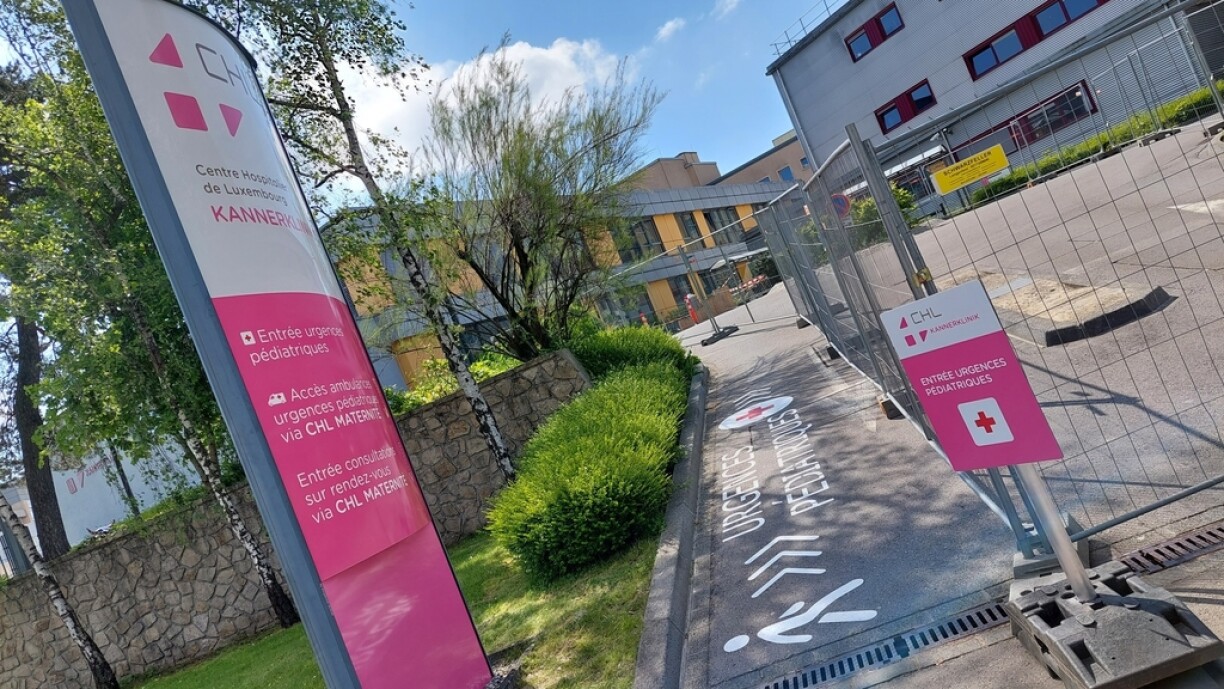 La kannerklinik est surchargée à cause du manque d'infrastructures pédiatriques dans le reste du pays.