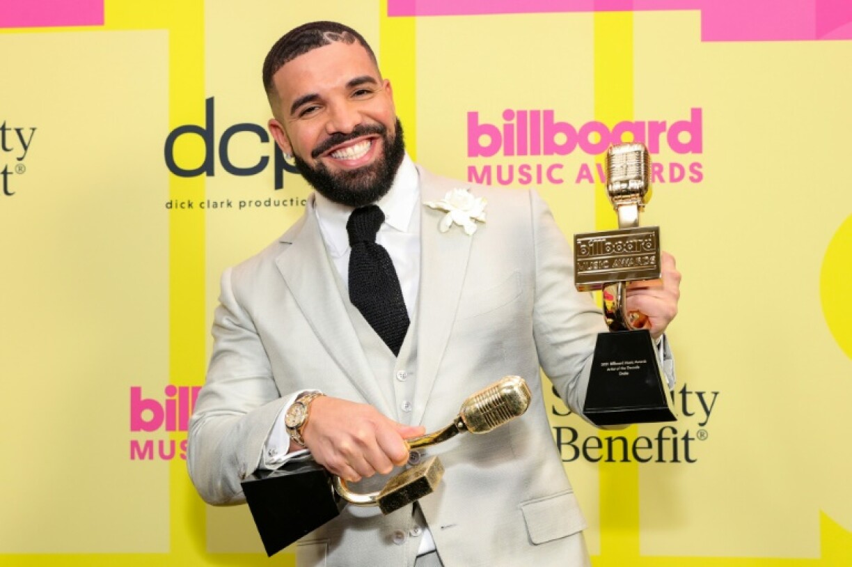 A new lawsuit against Spotify claims the company turns a blind eye to fraudulent streams in a way that benefits megastars like Drake