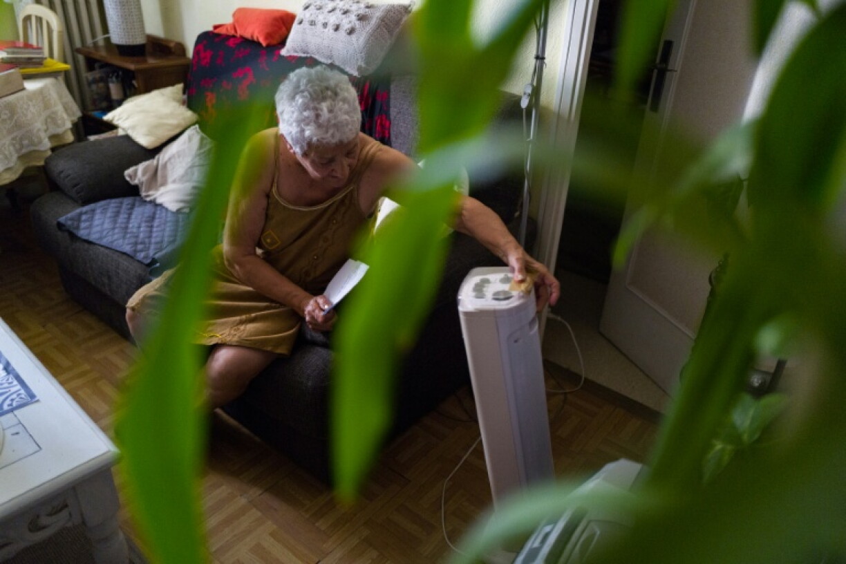 Während der jüngsten Hitzewelle in Frankreich sind gut 2000 Menschen mehr gestorben als in der Vorwoche. Dies bedeutet einen Anstieg um 30 Prozent, wie die Gesundheitsbehörde am Freitag in Paris mitteilte.