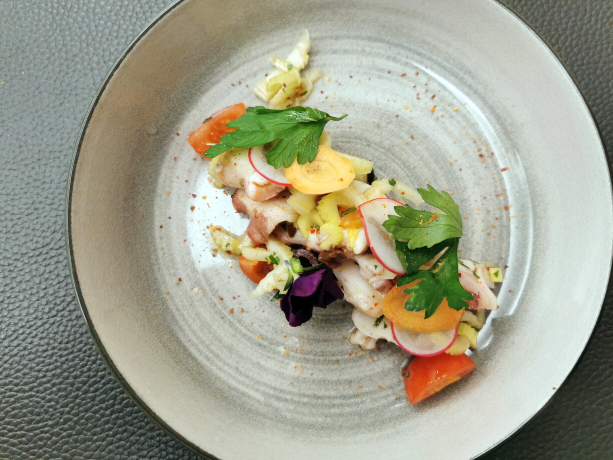La salade de poulpe, servie en ce moment même au Cômo.