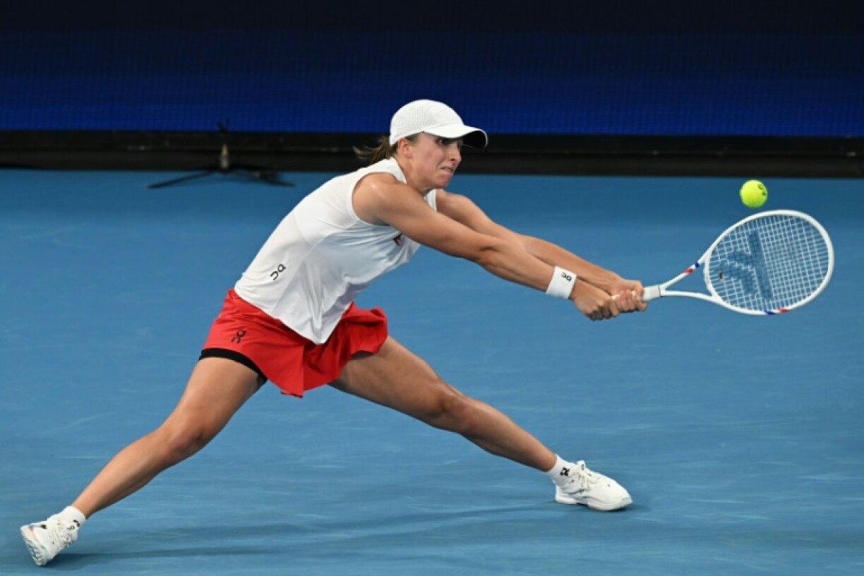 Poland’s Iga Swiatek romped to an easy victory to start her season at the United Cup