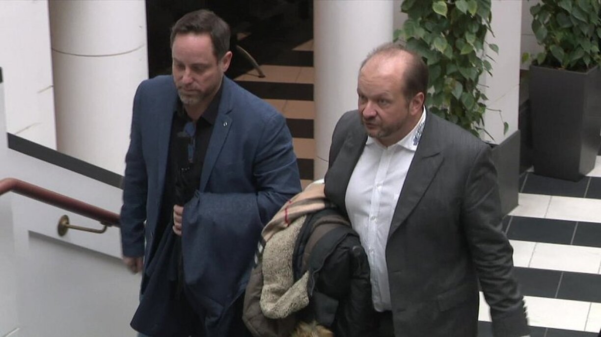 Frank Schneider à droite.