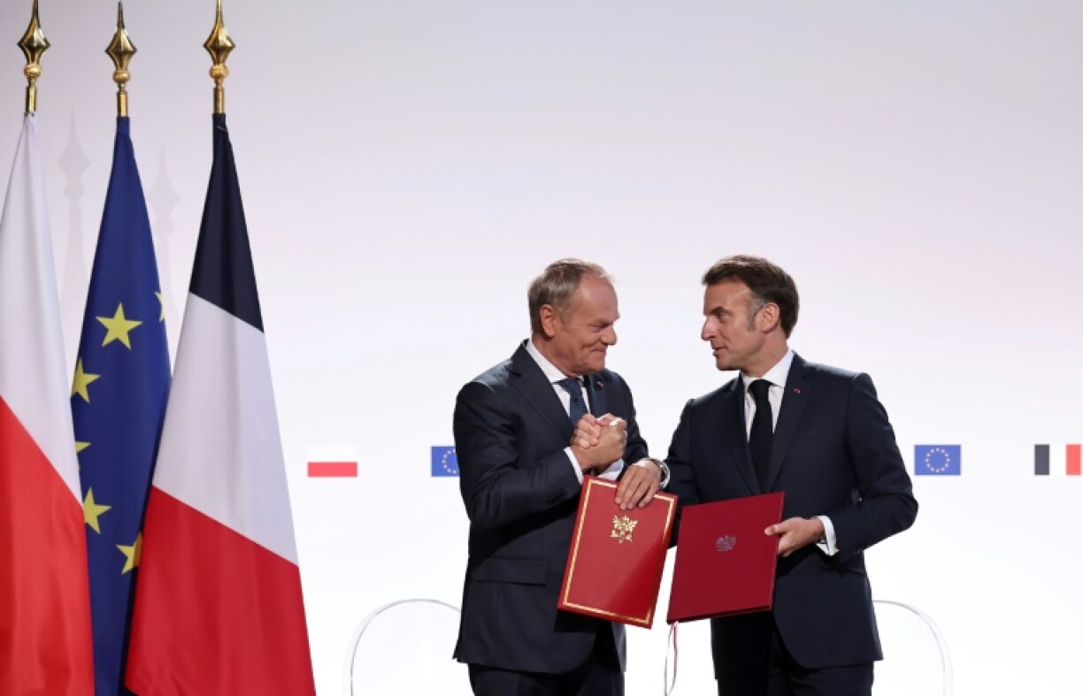 The treaty strengthens ties between the two EU heavyweights