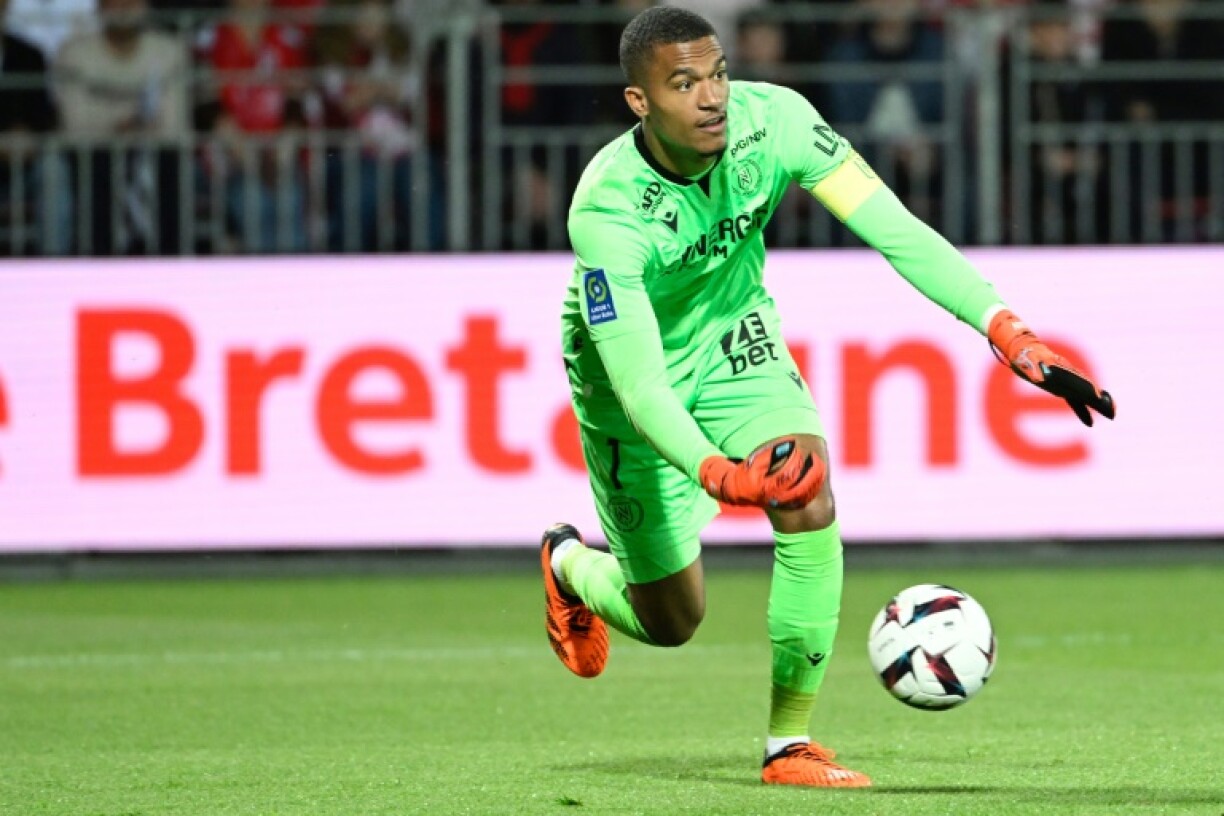 Le gardien de Nantes Alban Lafont contre Brest au Stade Francis-Le Ble de Brest, le 3 mai 2023